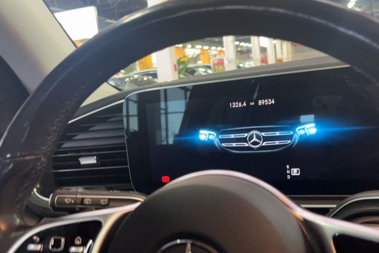 Used Mercedes-Benz GLS 2021 GLS 400 4MATIC Odometer Close Up