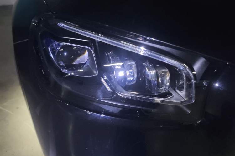 Used Mercedes-Benz GLS 2021 GLS 450 4MATIC Luxury Model Right Front Headlight