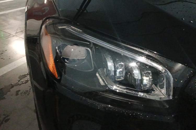 Used Mercedes-Benz GLS  Right Front Headlight