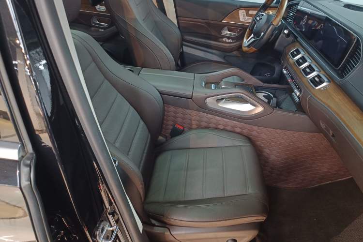 Used Mercedes-Benz GLS 2021 GLS 450 4MATIC Luxury Model Right Front Seat