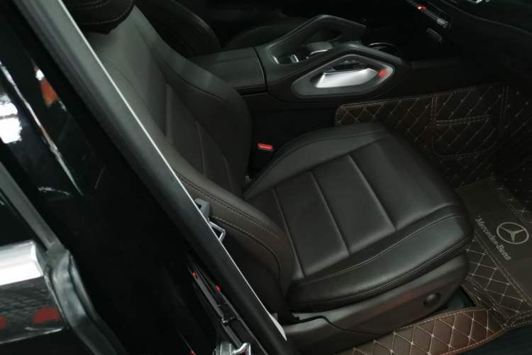 Used Mercedes-Benz GLS 2021 GLS 450 4MATIC Stylish Model Right Front Seat