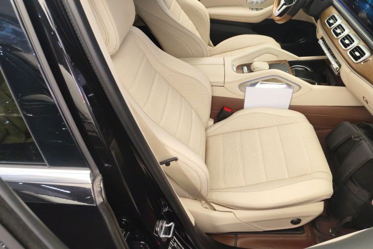 Used Mercedes-Benz GLS 2021 Facelift GLS 450 4MATIC Luxury Edition Right Front Seat