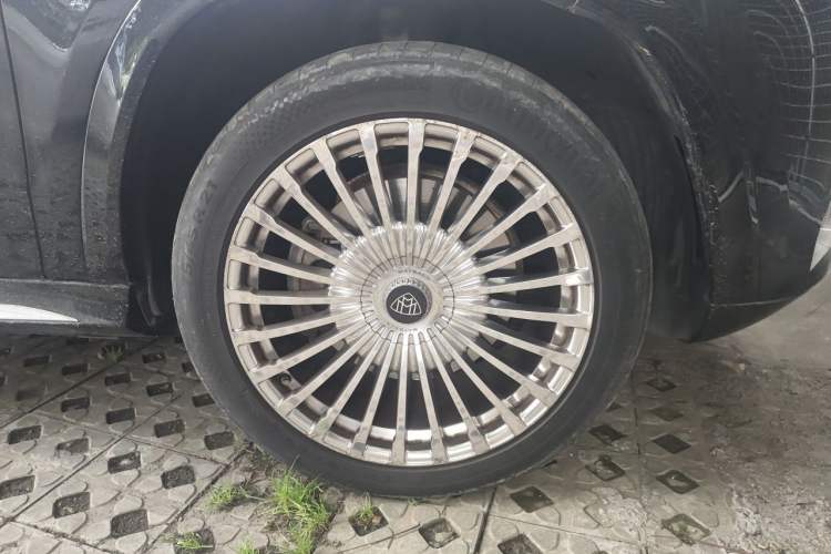 Used Mercedes-Benz GLS 2021 Facelift GLS 450 4MATIC Luxury Edition Right Front Wheel Hub