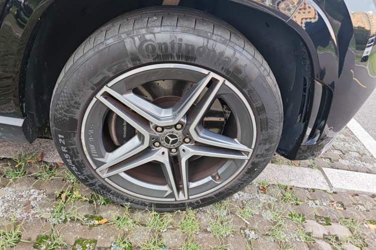 Used Mercedes-Benz GLS 2021 Facelift GLS 450 4MATIC Luxury Edition Right Front Wheel Hub