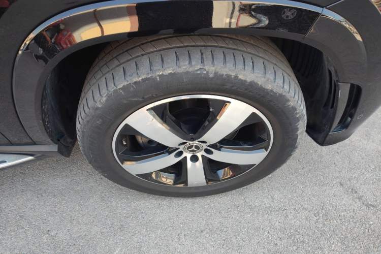 Used Mercedes-Benz GLS 2021 GLS 450 4MATIC Stylish Model Right Front Wheel Hub
