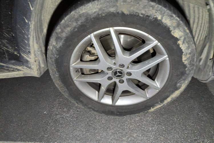 Used Mercedes-Benz GLS 2021 GLS 400 4MATIC Right Front Wheel Hub