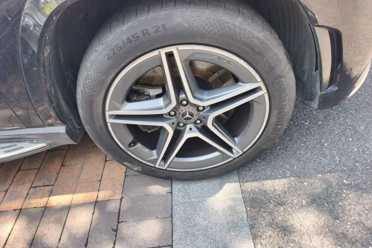 Used Mercedes-Benz GLS 2021 GLS 450 4MATIC Luxury Model Right Front Wheel Hub