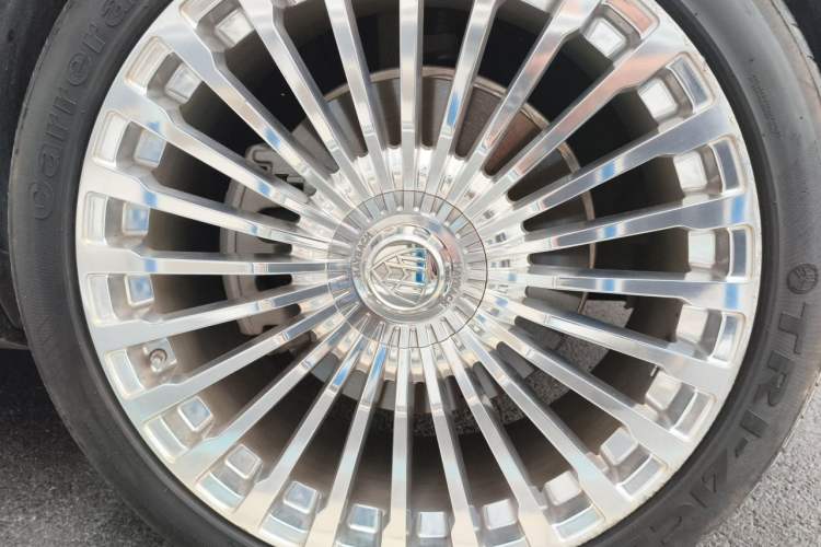 Used Mercedes-Benz GLS  Right Front Wheel Hub