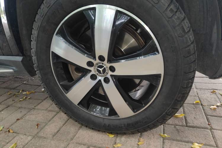 Used Mercedes-Benz GLS 2021 GLS 450 4MATIC Stylish Model Right Front Wheel Hub