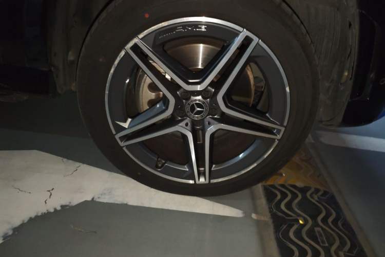 Used Mercedes-Benz GLS 2021 GLS 450 4MATIC Stylish Model Right Front Wheel Hub