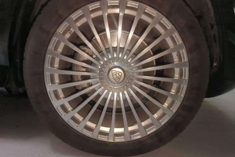 Used Mercedes-Benz GLS 2021 Refresh GLS 450 4MATIC Fashion Edition Right Front Wheel Hub