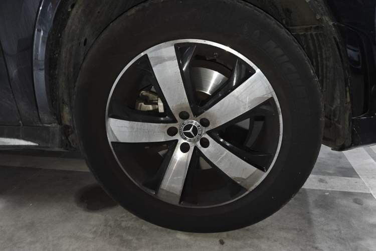 Used Mercedes-Benz GLS 2021 GLS 450 4MATIC Stylish Model Right Front Wheel Hub