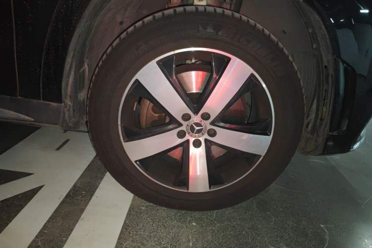 Used Mercedes-Benz GLS 2021 Refresh GLS 450 4MATIC Fashion Edition Right Front Wheel Hub