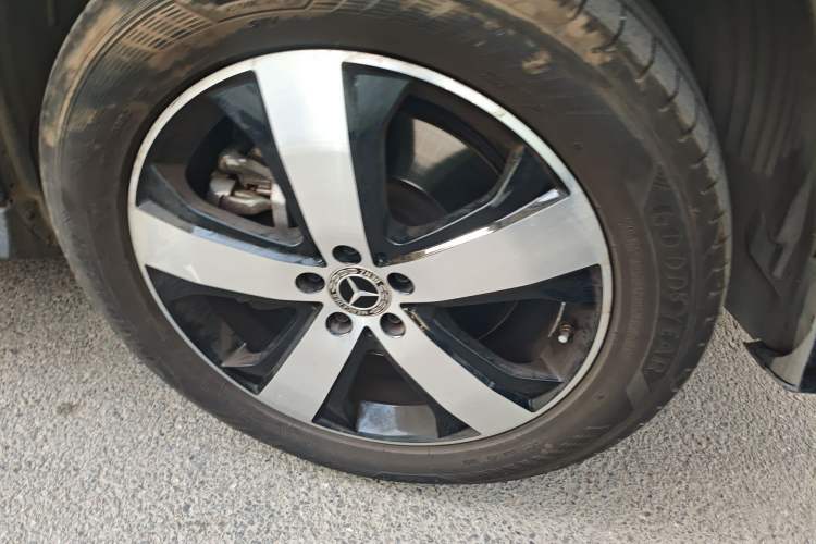 Used Mercedes-Benz GLS 2021 GLS 450 4MATIC Stylish Model Right Front Wheel Hub