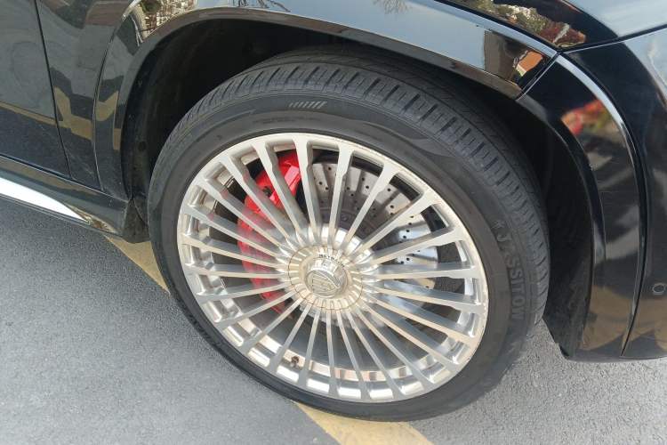 Used Mercedes-Benz GLS 2021 Facelift GLS 450 4MATIC Luxury Edition Right Front Wheel Hub