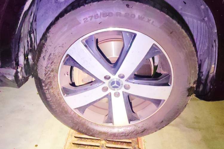 Used Mercedes-Benz GLS 2021 Refresh GLS 450 4MATIC Fashion Edition Right Front Wheel Hub