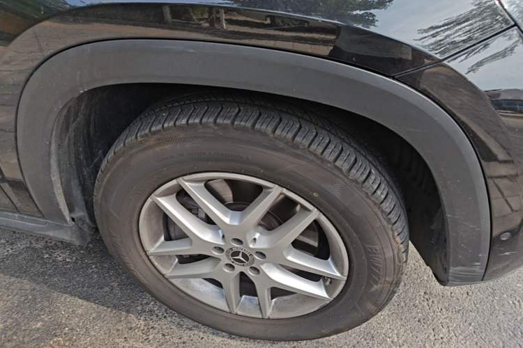 Used Mercedes-Benz GLS 2021 GLS 400 4MATIC Right Front Wheel Hub