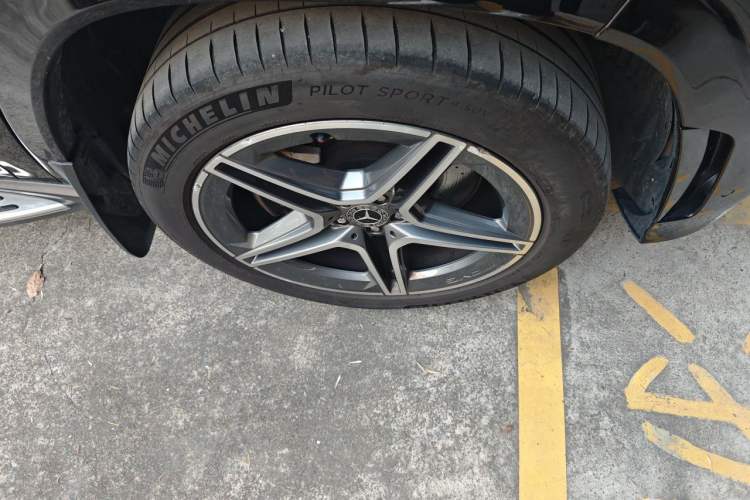Used Mercedes-Benz GLS 2021 GLS 450 4MATIC Luxury Model Right Front Wheel Hub