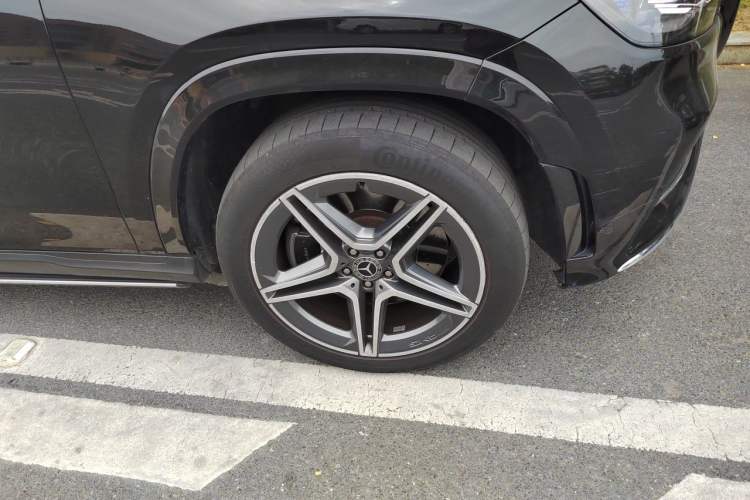 Used Mercedes-Benz GLS 2021 GLS 450 4MATIC Luxury Model Right Front Wheel Hub