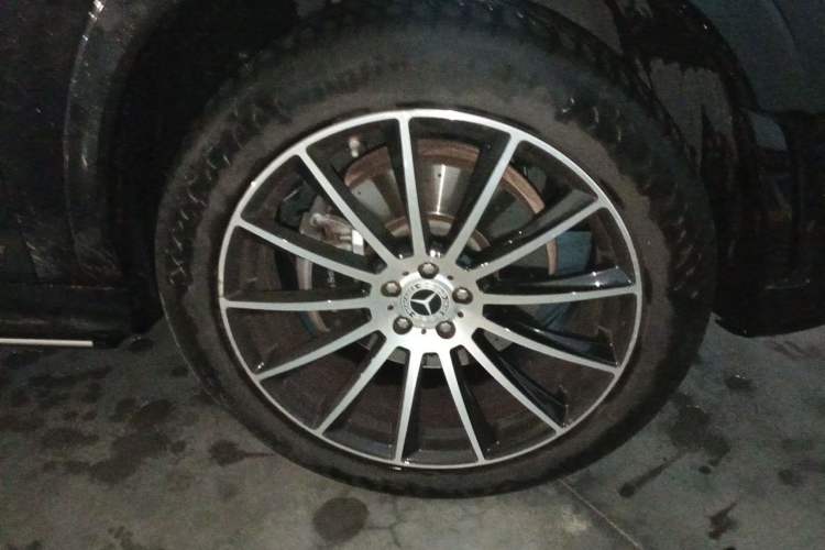 Used Mercedes-Benz GLS  Right Front Wheel Hub