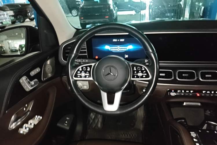 Used Mercedes-Benz GLS 2021 GLS 450 4MATIC Stylish Model Steering Wheel