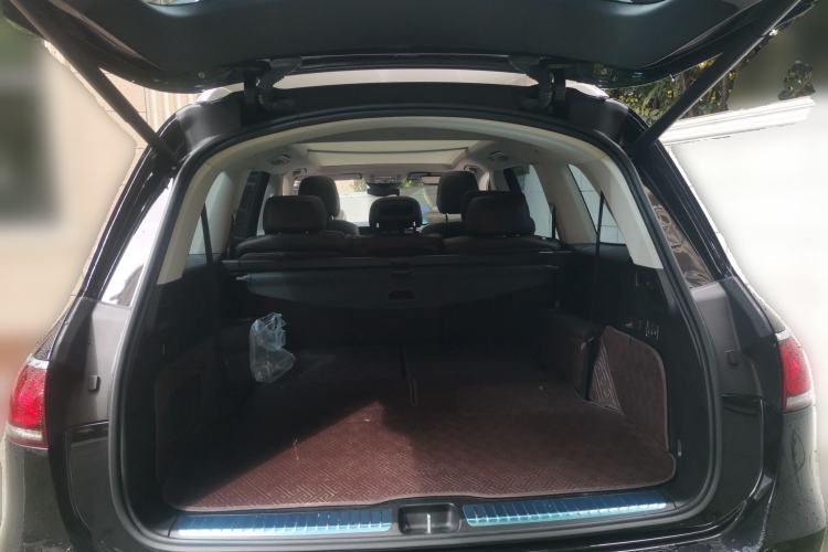 Used Mercedes-Benz GLS  Trunk