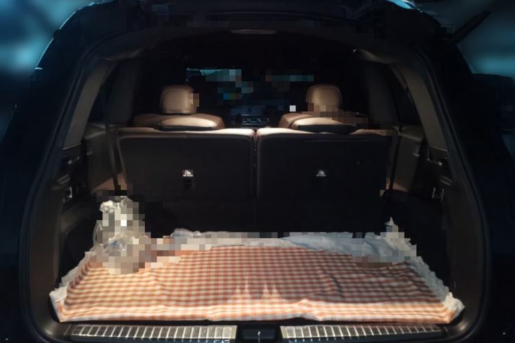 Used Mercedes-Benz GLS  Trunk