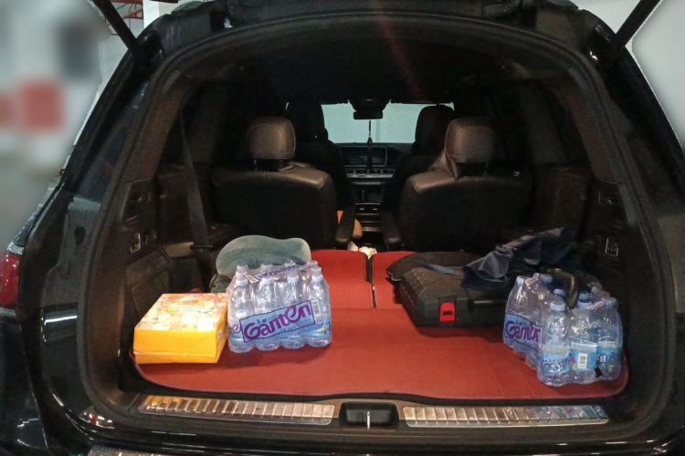 Used Mercedes-Benz GLS  Trunk