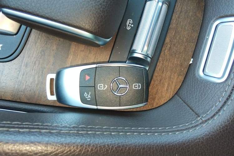 Used Mercedes-Benz GLS  Vehicle Key