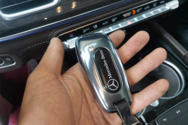Used Mercedes-Benz GLS  Vehicle Key