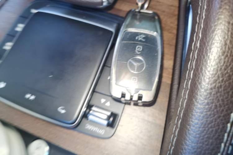 Used Mercedes-Benz GLS 2021 Facelift GLS 450 4MATIC Luxury Edition Vehicle Key