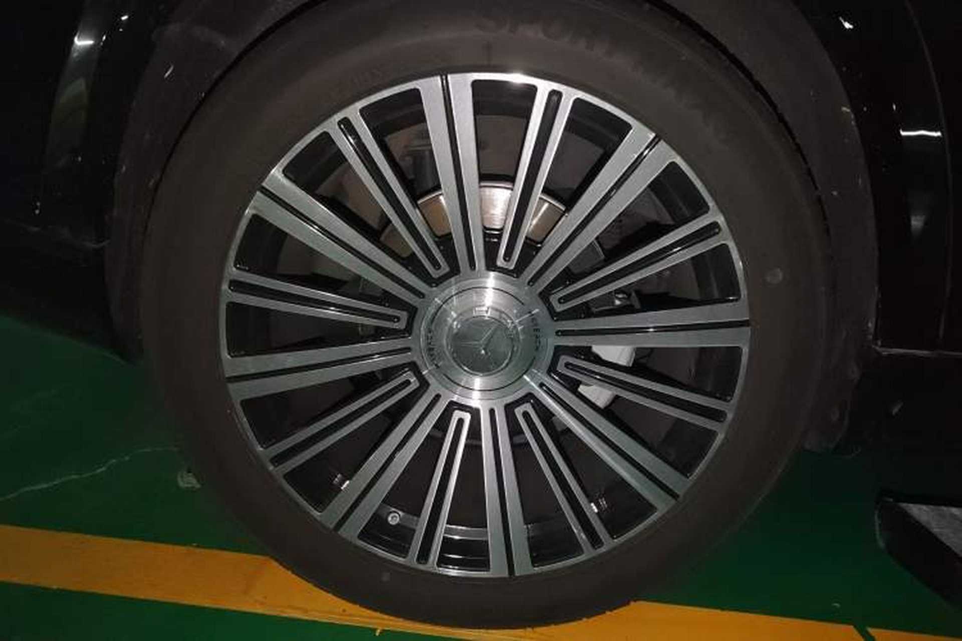 Used Mercedes-Benz GLS  Right Front Wheel Hub