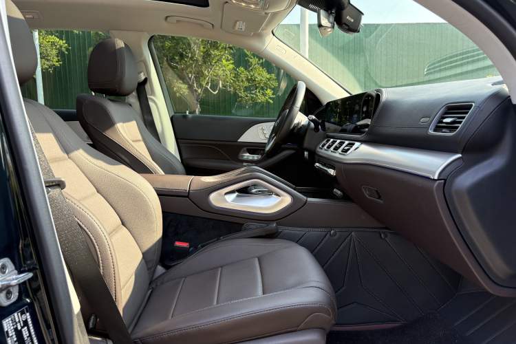 Used Mercedes-Benz GLS 2021 GLS 400 4MATIC Interior 4