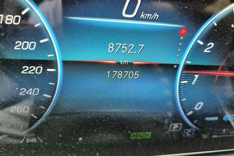 Used Mercedes-Benz GLS 2021 GLS 450 4MATIC Stylish Model Odometer Close Up