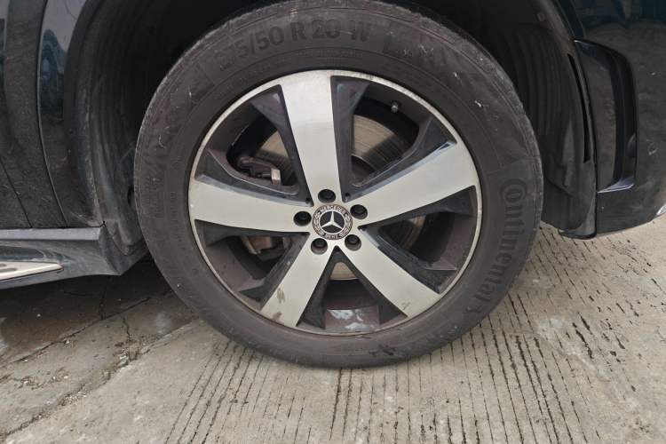 Used Mercedes-Benz GLS 2021 GLS 450 4MATIC Stylish Model Right Front Wheel Hub