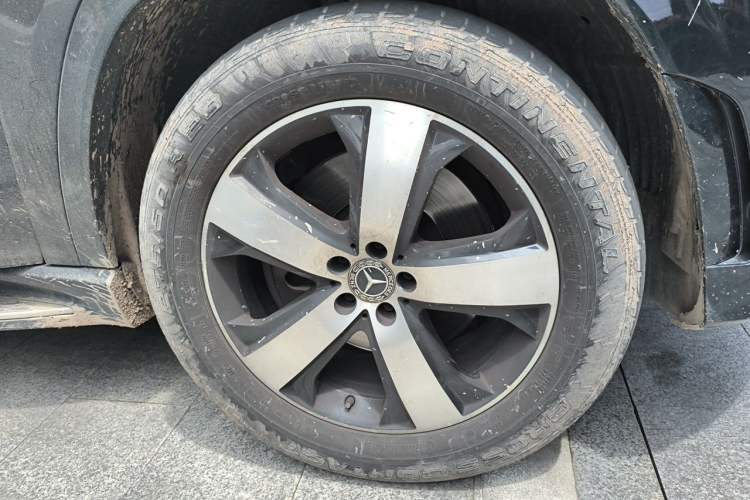 Used Mercedes-Benz GLS 2021 GLS 450 4MATIC Stylish Model Right Front Wheel Hub