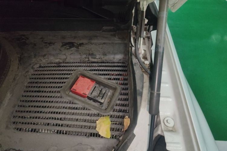 Used Mercedes-Benz GLS  Engine Bay Left