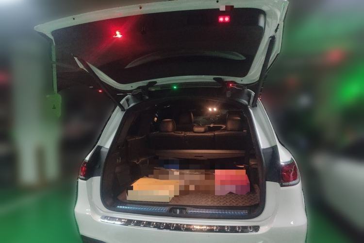 Used Mercedes-Benz GLS  Trunk