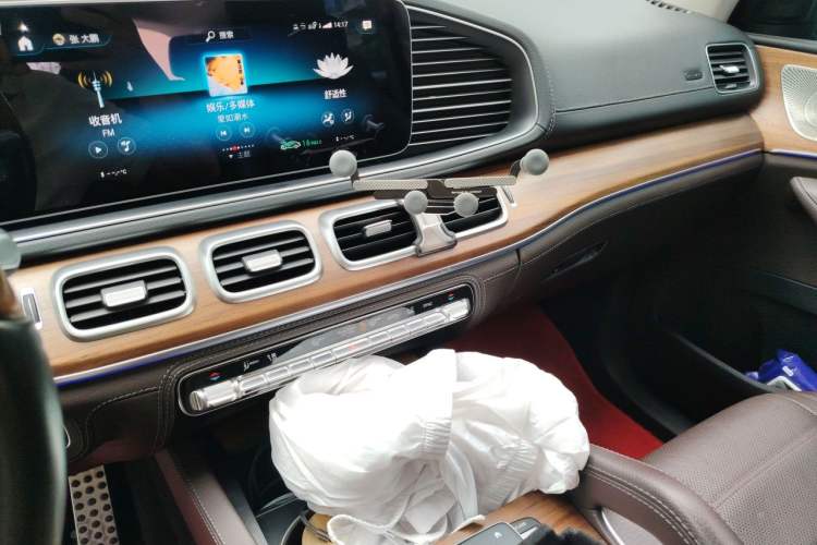 Used Mercedes-Benz GLS 2022 Second Facelift GLS 450 4MATIC Luxury Edition Audio And AC Panel