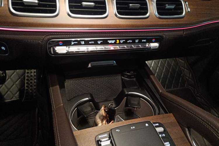 Used Mercedes-Benz GLS 2022 GLS 450 4MATIC Luxury Model Audio And AC Panel