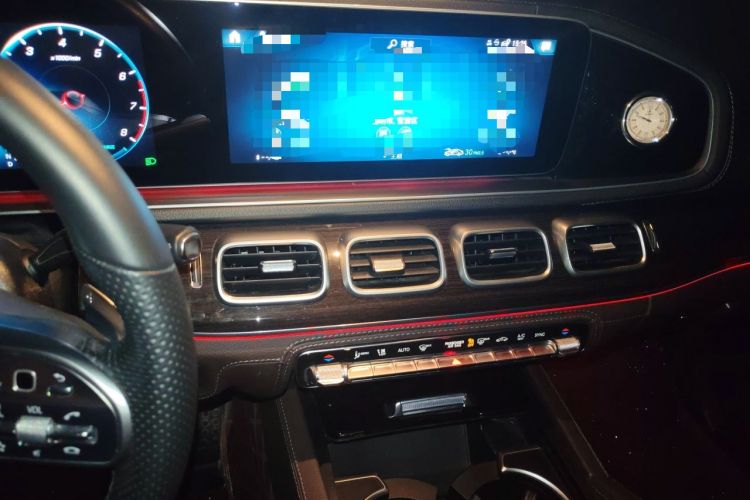 Used Mercedes-Benz GLS 2022 Second Facelift GLS 450 4MATIC Stylish Version Audio And AC Panel