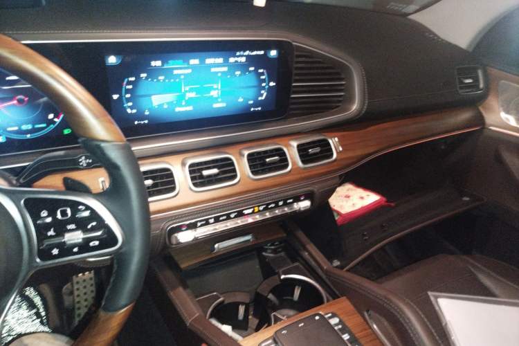 Used Mercedes-Benz GLS 2022 Second Facelift GLS 450 4MATIC Luxury Edition Audio And AC Panel