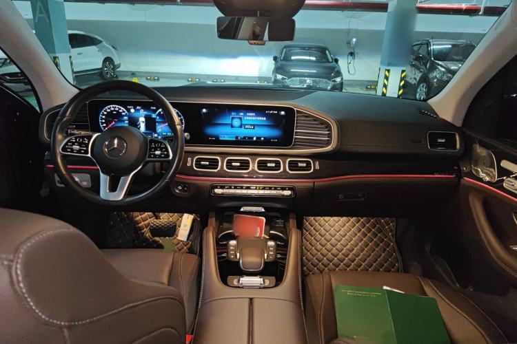 Used Mercedes-Benz GLS 2022 GLS 450 4MATIC Stylish Model Center Console