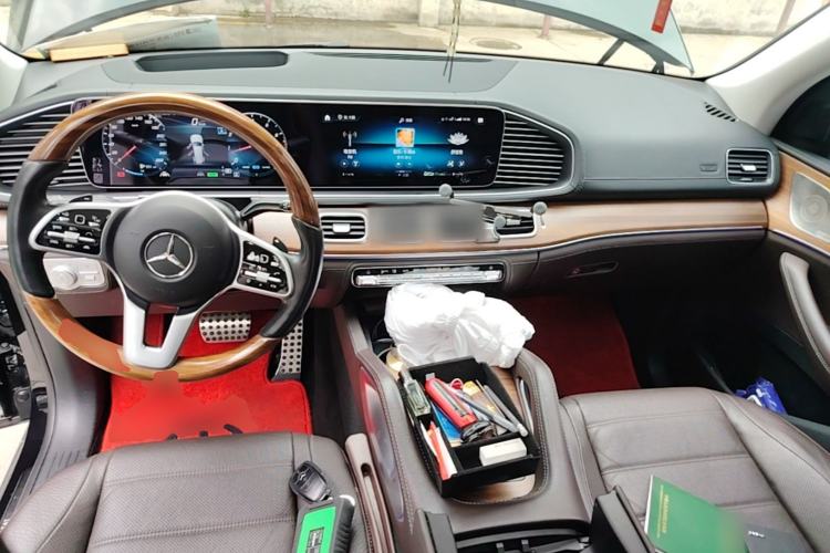 Used Mercedes-Benz GLS 2022 Second Facelift GLS 450 4MATIC Luxury Edition Center Console