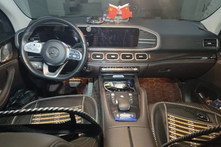 Used Mercedes-Benz GLS 2022 Second Facelift GLS 450 4MATIC Stylish Version Center Console