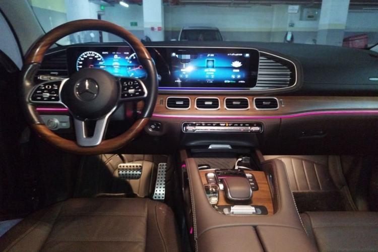 Used Mercedes-Benz GLS 2022 GLS 450 4MATIC Luxury Model Center Console
