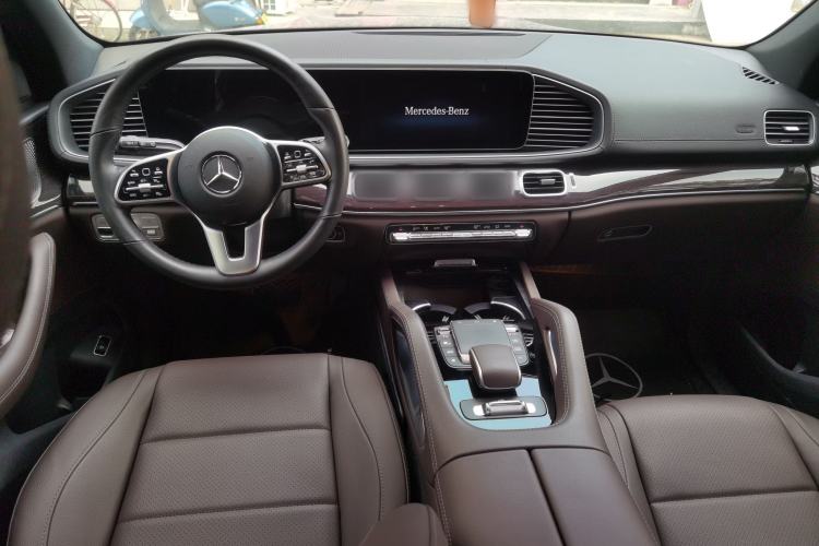 Used Mercedes-Benz GLS 2022 GLS 450 4MATIC Stylish Model Center Console