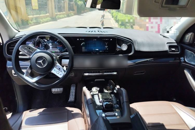 Used Mercedes-Benz GLS 2022 Second Facelift GLS 450 4MATIC Stylish Version Center Console