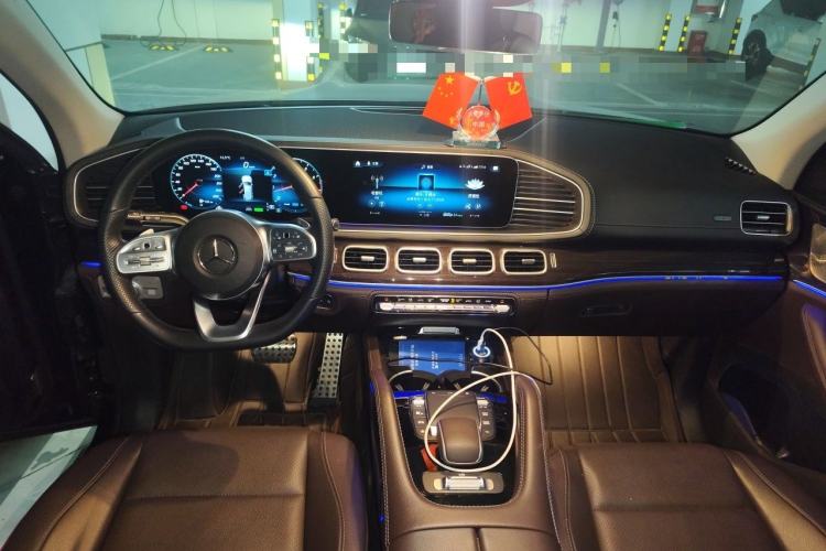 Used Mercedes-Benz GLS 2022 Second Facelift GLS 450 4MATIC Stylish Version Center Console