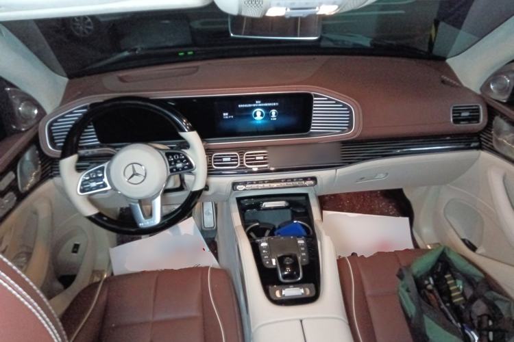 Used Mercedes-Benz GLS  Center Console